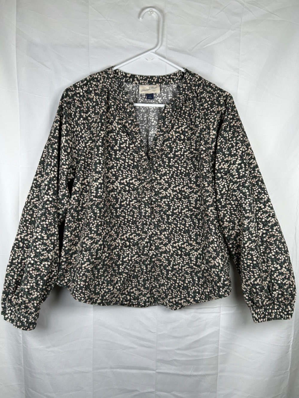 Universal Thread Corduroy Floral Top Women’s Small Green V Neck Cottagecore